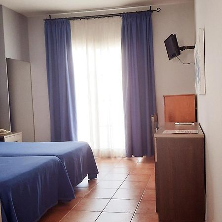 Hostal La Colonia Marbellac Extérieur photo