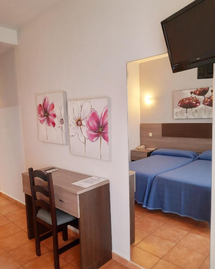Hostal La Colonia Marbellac Extérieur photo